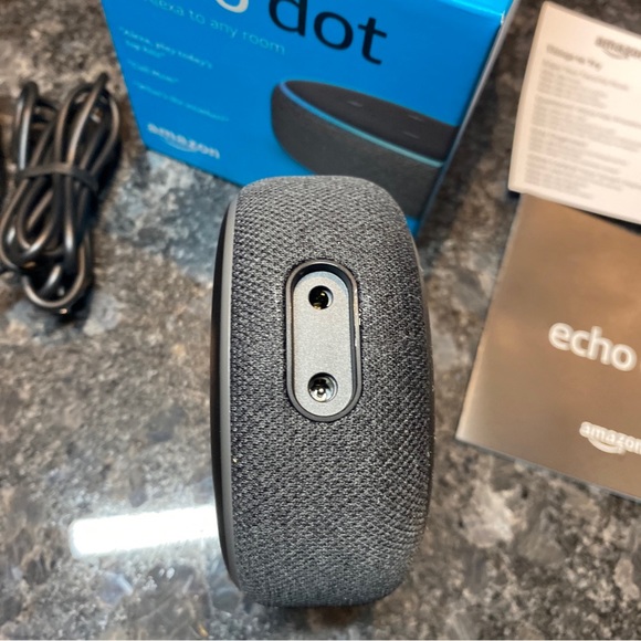 Amazon Echo Dot (3rd Generation) Smart Speaker Charcoal - Picture 4 of 8